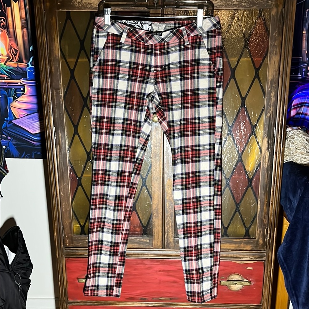 Rare vintage Volcom Red/black multicolor Plaid flannel Skinny Pants with pockets